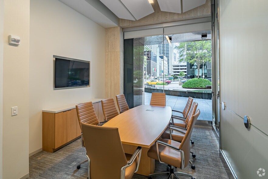 More Photos Of 1100 Louisiana St, Houston Office For Lease