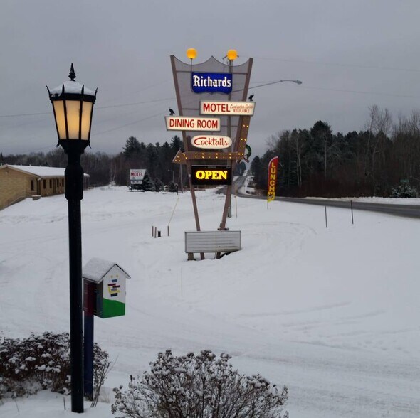 More Photos Of W11466 US Hwy 8, Dunbar Restaurant For Sale