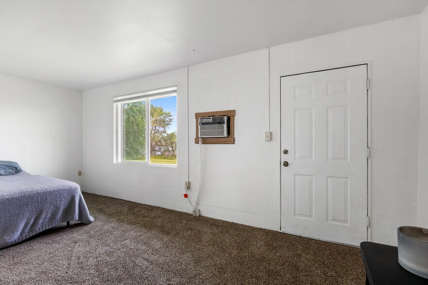 More Photos Of 510 Fig St, Moses Lake Apartments For Sale