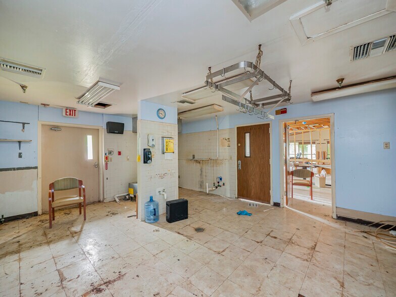 More Photos Of 700 Dyer St, Rockdale Healthcare For Sale