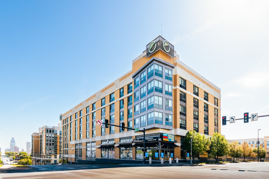 Primary Photo Of 3253 Dodge St, Omaha Hotel For Sale