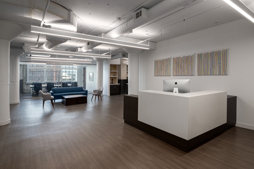 More Photos Of 900 Jackson St, Dallas Office For Lease