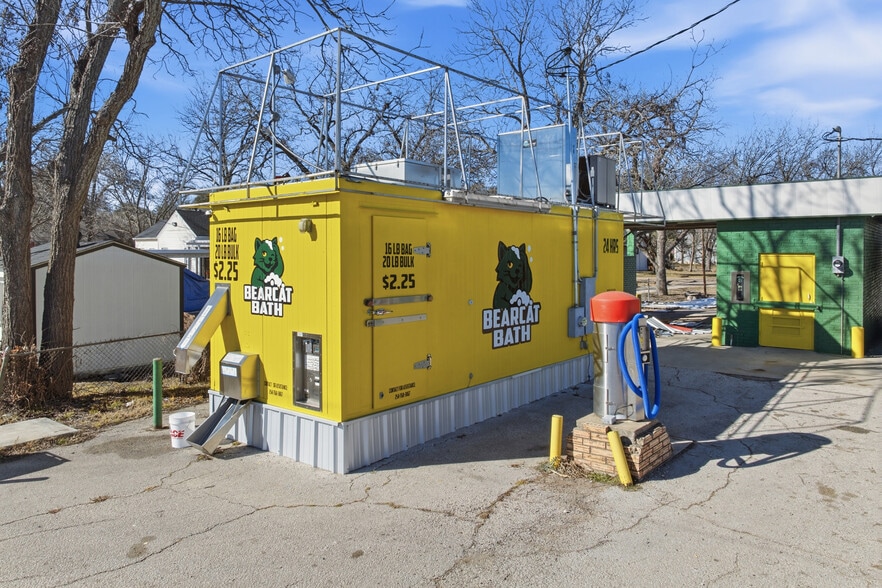 More Photos Of 703 Avenue E, Moody Specialty For Sale