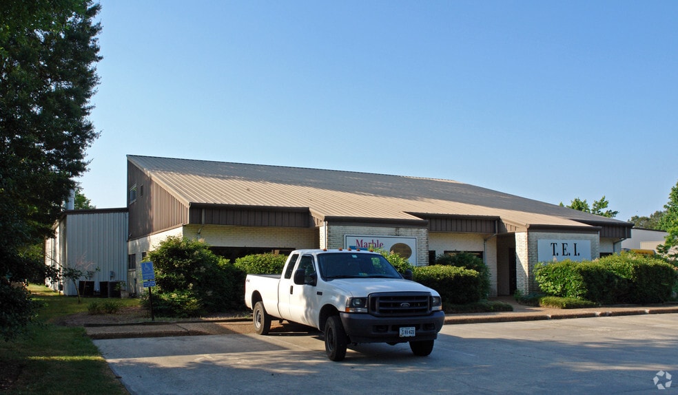 More Photos Of 724 City Center Blvd, Newport News Warehouse For Lease