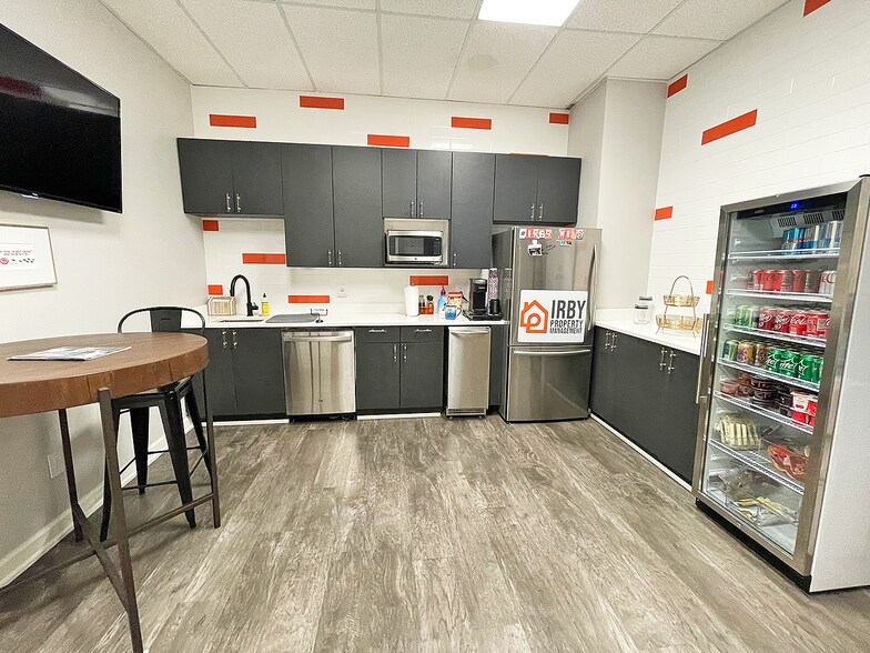 More Photos Of 1 St Louis St, Mobile Office For Lease