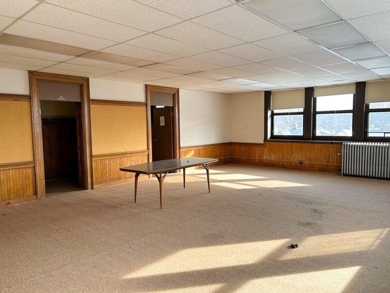 More Photos Of 1101 E 2nd St, Jamestown Schools For Sale