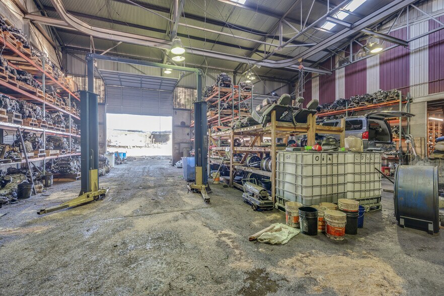 More Photos Of 116 Old Thomas Bridge Rd, Bluff City Warehouse For Lease