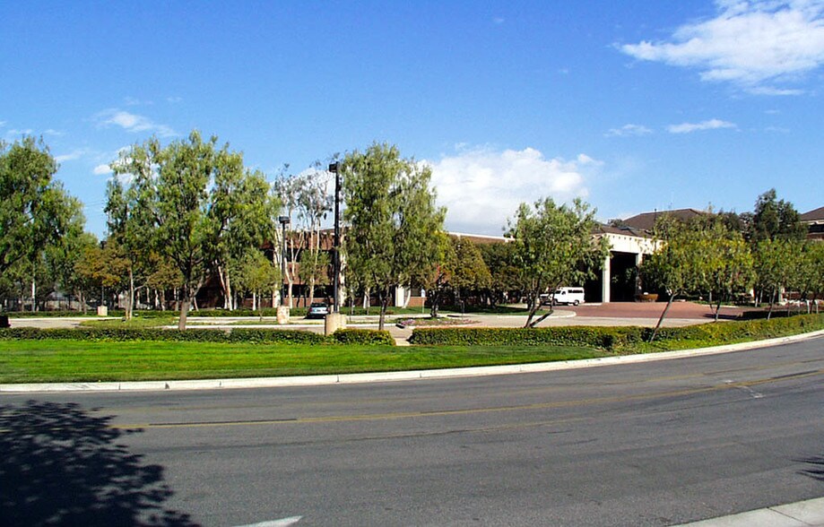 More Photos Of 4900 Rivergrade Rd, Irwindale Office For Lease