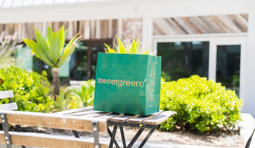 More Photos Of 20929 Ventura Blvd, Woodland Hills Unknown For Lease