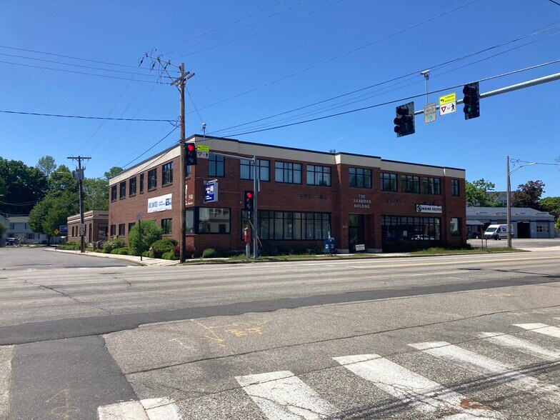 More Photos Of 550 Forest Ave, Portland Office For Lease
