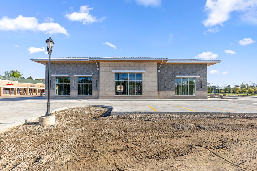 More Photos Of 7201-7207 N Canton Center Rd, Canton Township Restaurant For Lease