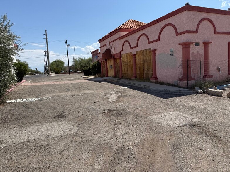 More Photos Of 3535 E Fort Lowell Rd, Tucson Land For Lease