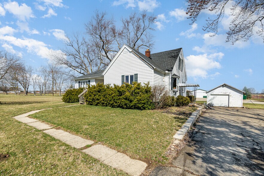 More Photos Of 7195 Singer Rd, Dayton Horse Stables For Sale