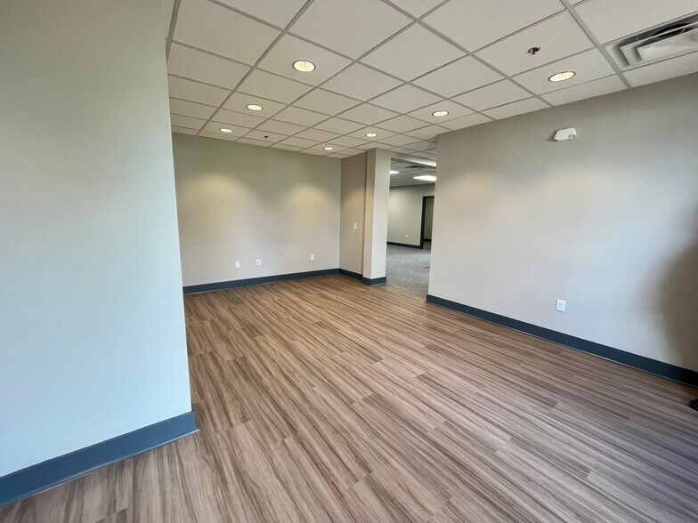 More Photos Of 307 Southgate Ct, Brentwood Medical For Lease