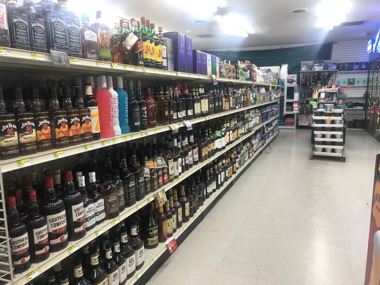 More Photos Of 25817 State Hwy 64, Pittsburg Supermarket For Sale