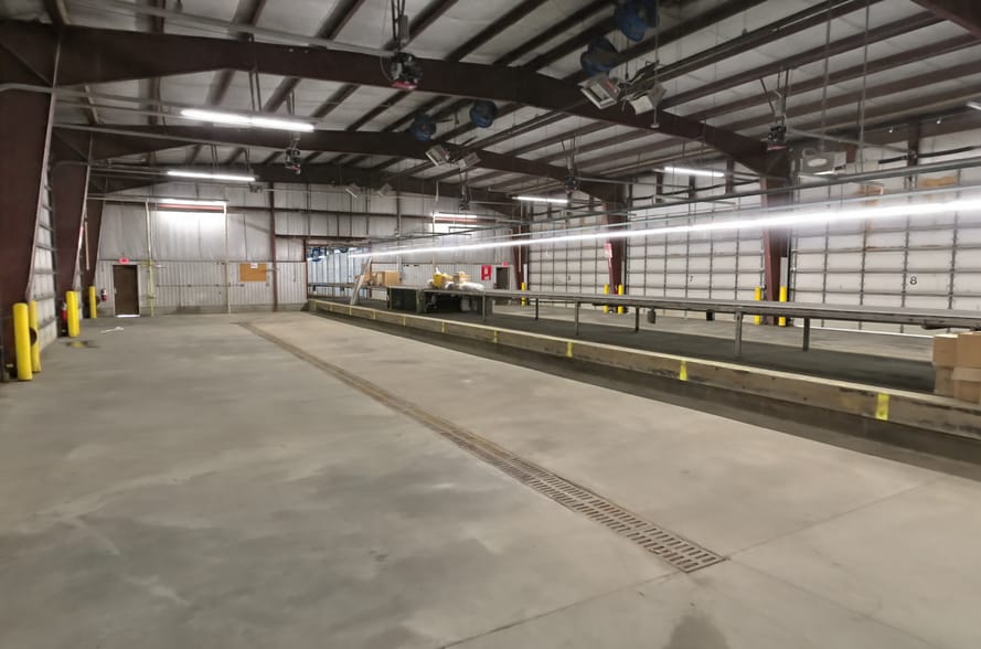 More Photos Of 1421 Potthoff St, Cadillac Distribution For Sale
