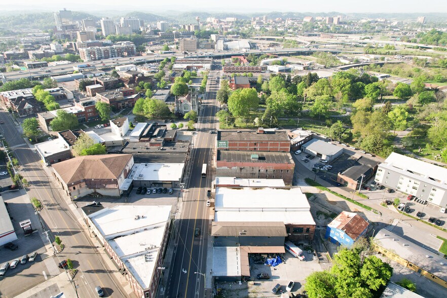 More Photos Of 629 Broadway St, Knoxville Office For Lease