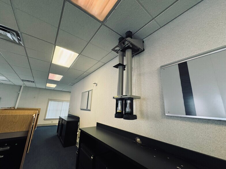 More Photos Of 2815 E Michigan Ave, Jackson Bank For Sale