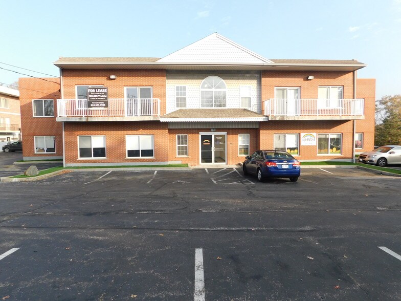 More Photos Of 3270 W North Bend Rd, Cincinnati Office Residential For Sale