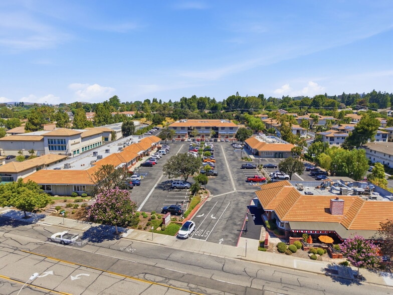 More Photos Of 1321-1345 E Thousand Oaks Blvd, Thousand Oaks Unknown For Lease