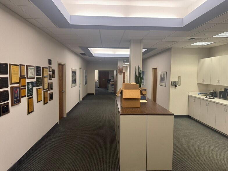 More Photos Of 85 S Satellite Rd, South Windsor Manufacturing For Lease