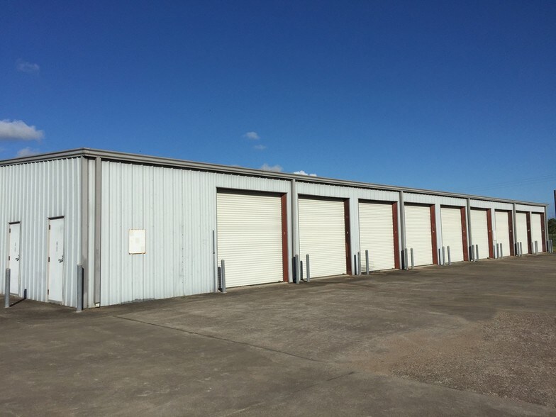 More Photos Of 8935 Baker St, Santa Fe Self Storage For Sale
