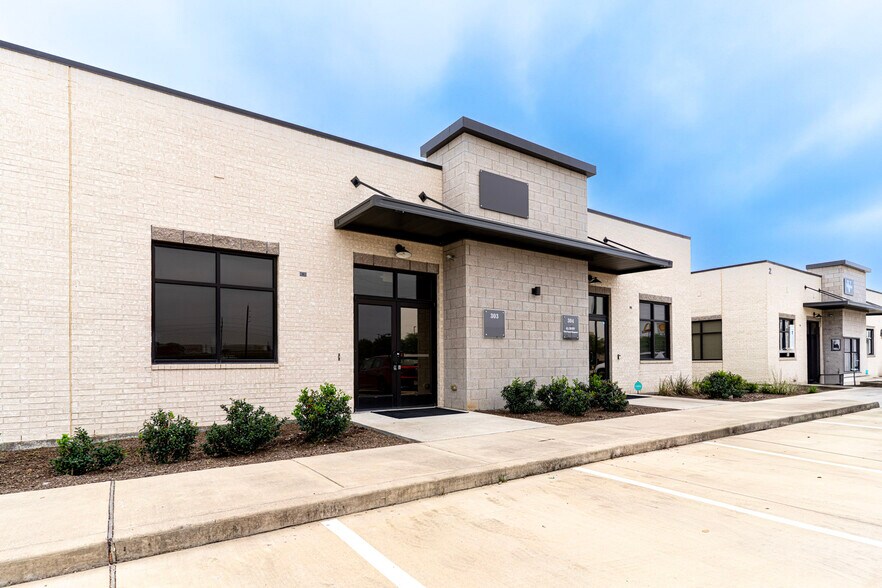 More Photos Of 26077 Nelson Way, Katy Medical For Lease