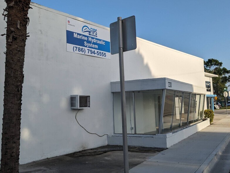 More Photos Of 2301 S Andrews Ave, Fort Lauderdale Freestanding For Lease