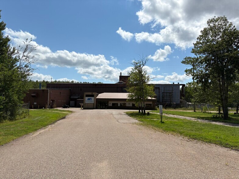 More Photos Of 555 W 25th St, Hibbing Manufacturing For Sale