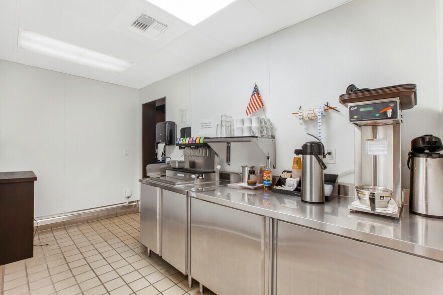 More Photos Of 11275 Folsom Blvd, Rancho Cordova Restaurant For Lease