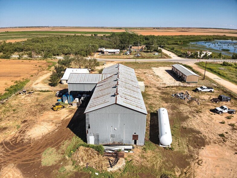 More Photos Of 7007 Farm to Market 846, Knott Office For Sale