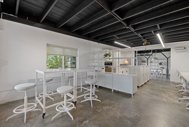More Photos Of 1630 Aviation Blvd, Redondo Beach Loft Creative Space For Sale