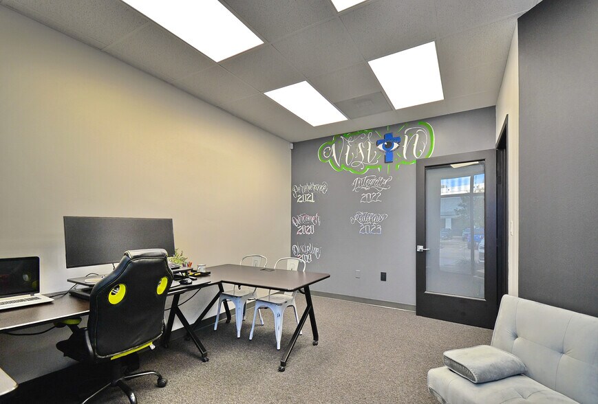 More Photos Of 1718 N Fry Rd, Houston Showroom For Lease