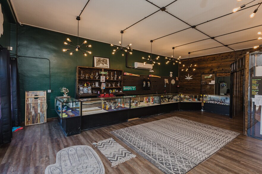 More Photos Of 1115 W Douglas Ave, Wichita Storefront For Sale