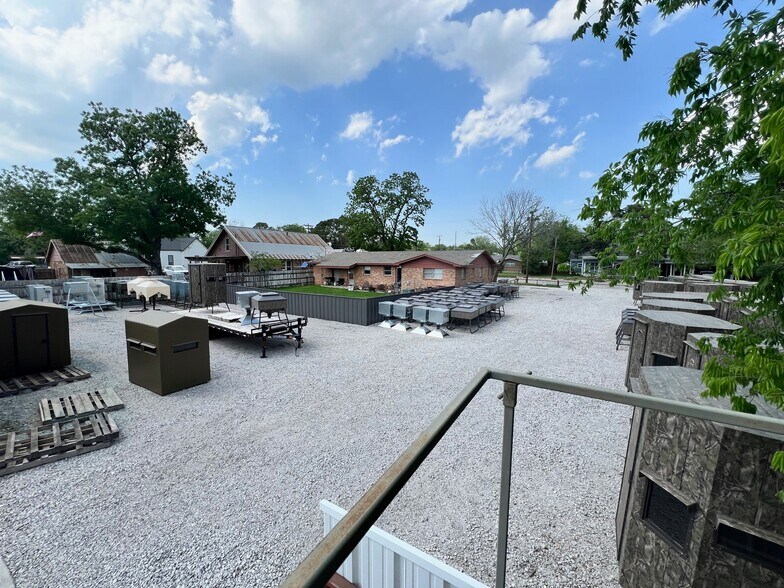 More Photos Of 401 E Central Ave, Comanche Storefront For Sale