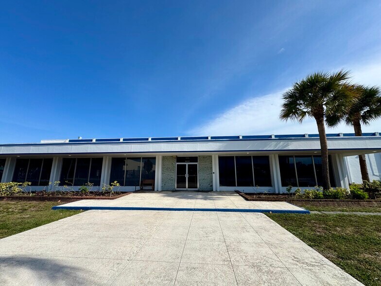 More Photos Of 1600 Nw 165th St, Miami Manufacturing For Sale