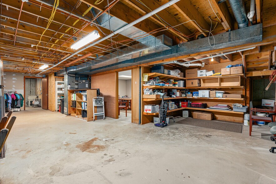 More Photos Of 709 Staunton Rd, Gillespie Office For Sale