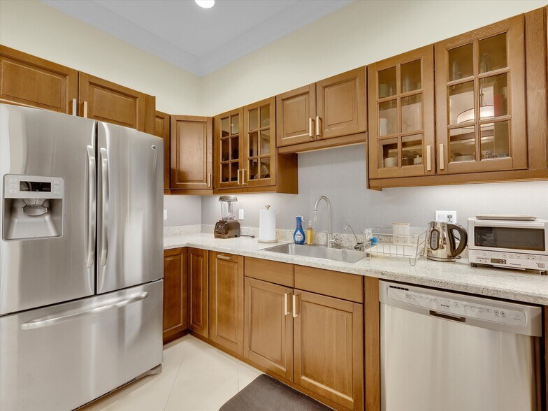 More Photos Of 2890 W State Road 84, Fort Lauderdale Office For Sale