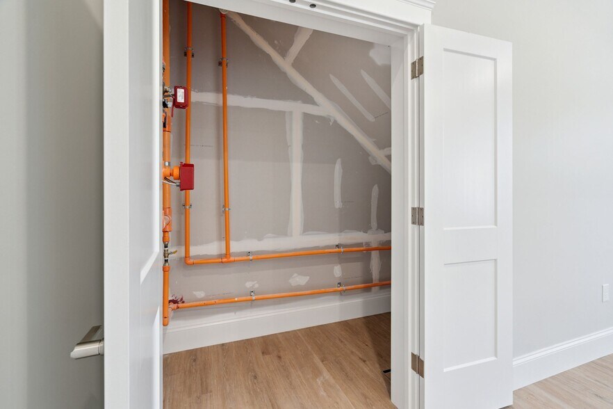 More Photos Of 3 Quill Lane, Barrington Apartments For Lease