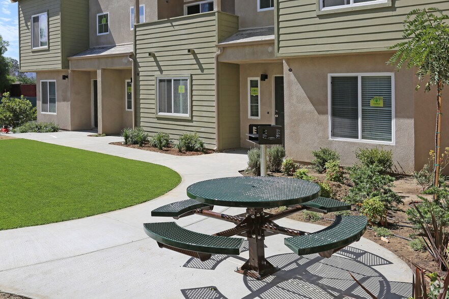 More Photos Of 307 Sycamore Rd, San Ysidro Apartments For Sale