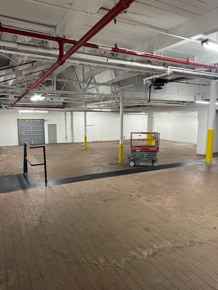 More Photos Of 812 E Ferry St, Buffalo Warehouse For Lease