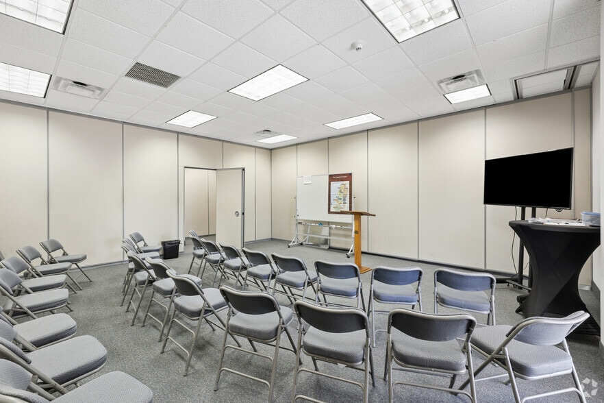 More Photos Of 1670 Main St, Sarasota Religious Facility For Sale
