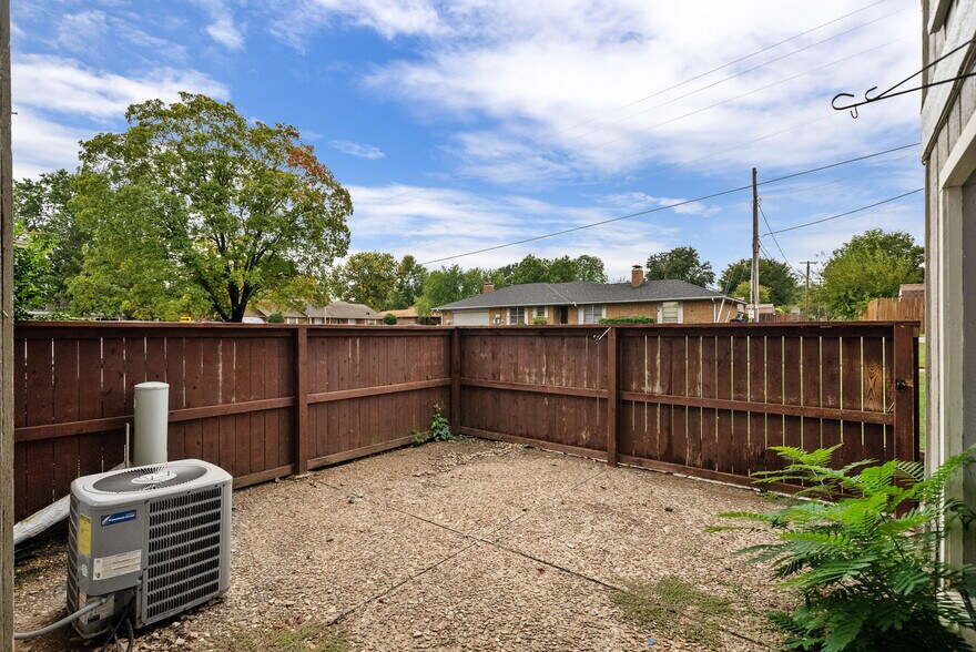 More Photos Of 2401 S 50th St, Fort Smith Apartments For Sale