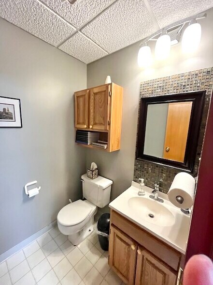 More Photos Of 270 Park Pl, Chagrin Falls Loft Creative Space For Lease