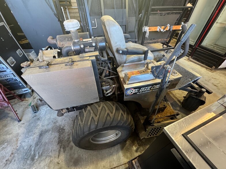 More Photos Of 10408 State Highway 64 E, Tyler Theater Concert Hall For Sale