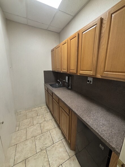 More Photos Of 1813 65th St, Brooklyn Storefront Retail Office For Lease