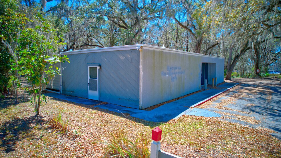 More Photos Of 629 S Broad St, Brooksville Office For Sale