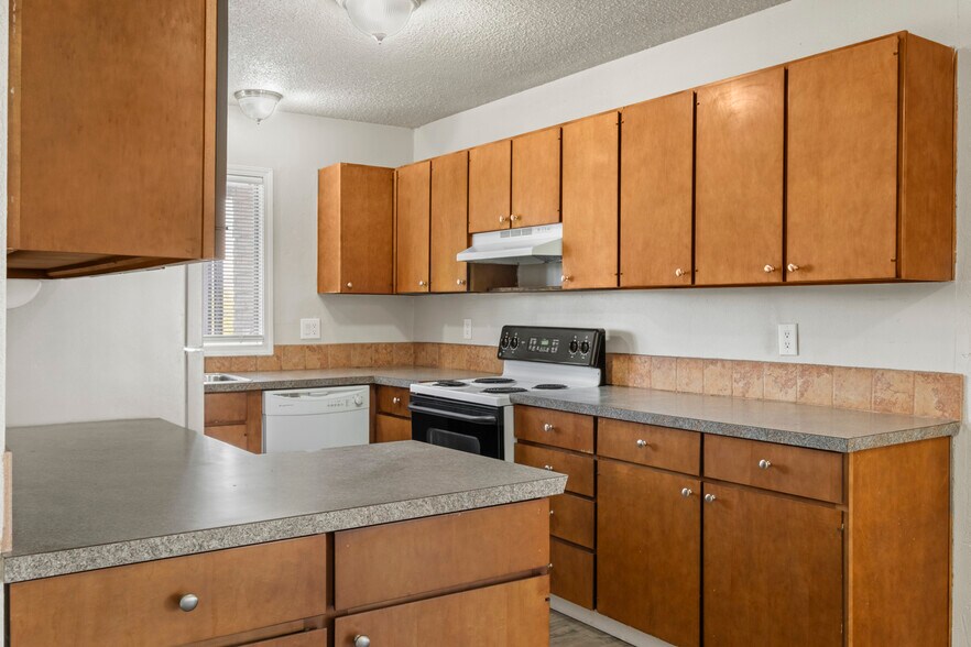 More Photos Of 211 N Delaware Ave, Wenatchee Apartments For Sale