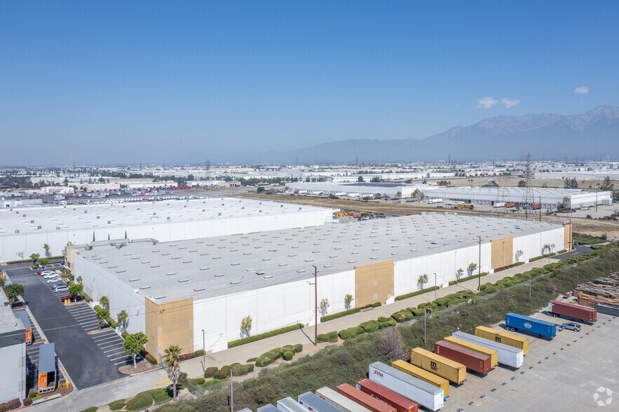 More Photos Of 13512 Marlay Ave, Fontana Warehouse For Lease