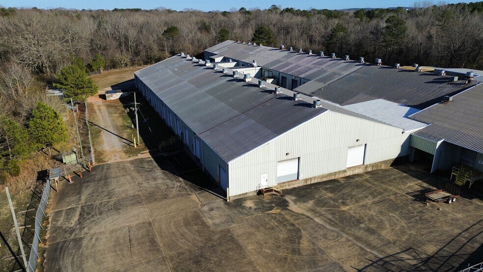 More Photos Of 1102 Highway 96, Fayette Warehouse For Lease